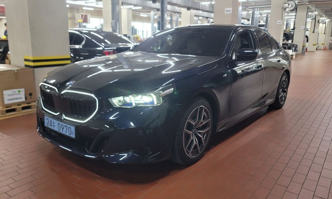 BMW i5 2025