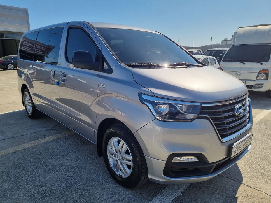 Hyundai Starex 2021