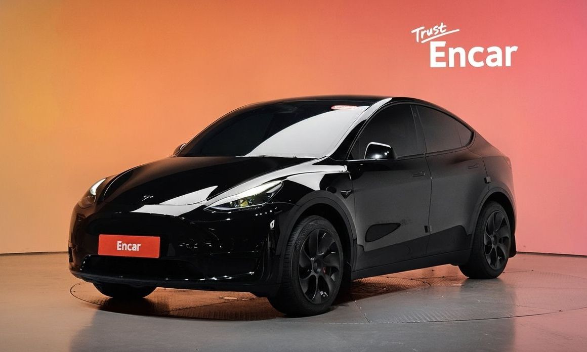 Tesla Model Y 2024