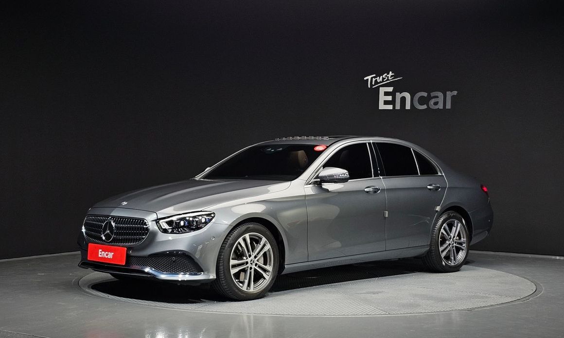 Mercedes-Benz E-Class 2022