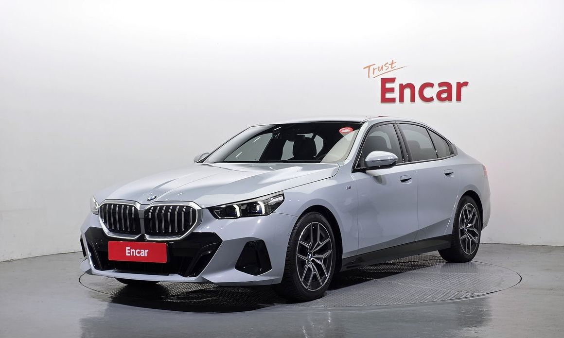 BMW 5-Series 2024