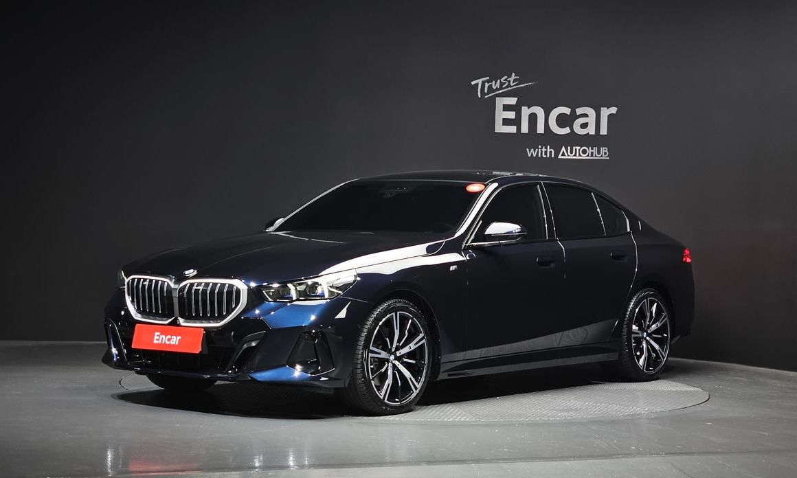 BMW 5-Series 2024