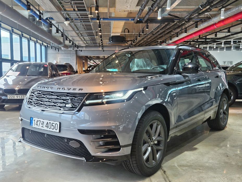 Land Rover Range Rover Velar 2026