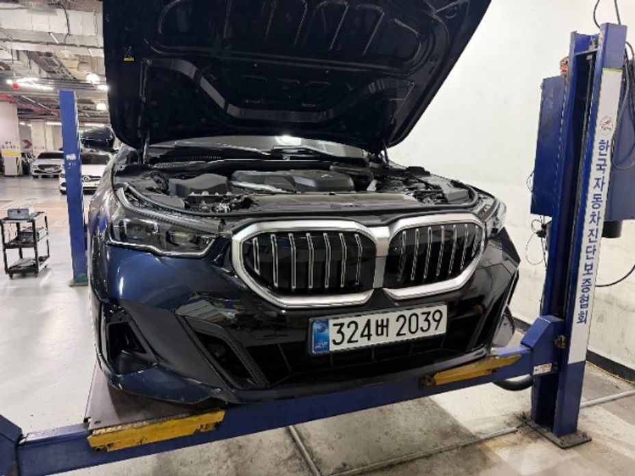 BMW 5-Series 2025