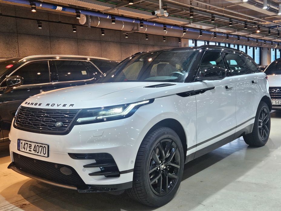 Land Rover Range Rover Velar 2026