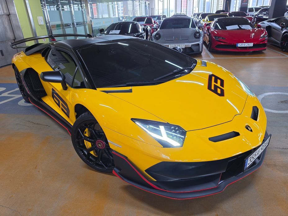 Lamborghini Aventador 2021