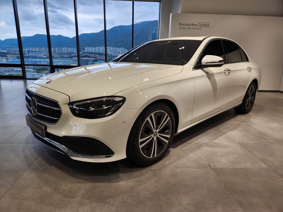 Mercedes-Benz E-Class 2021