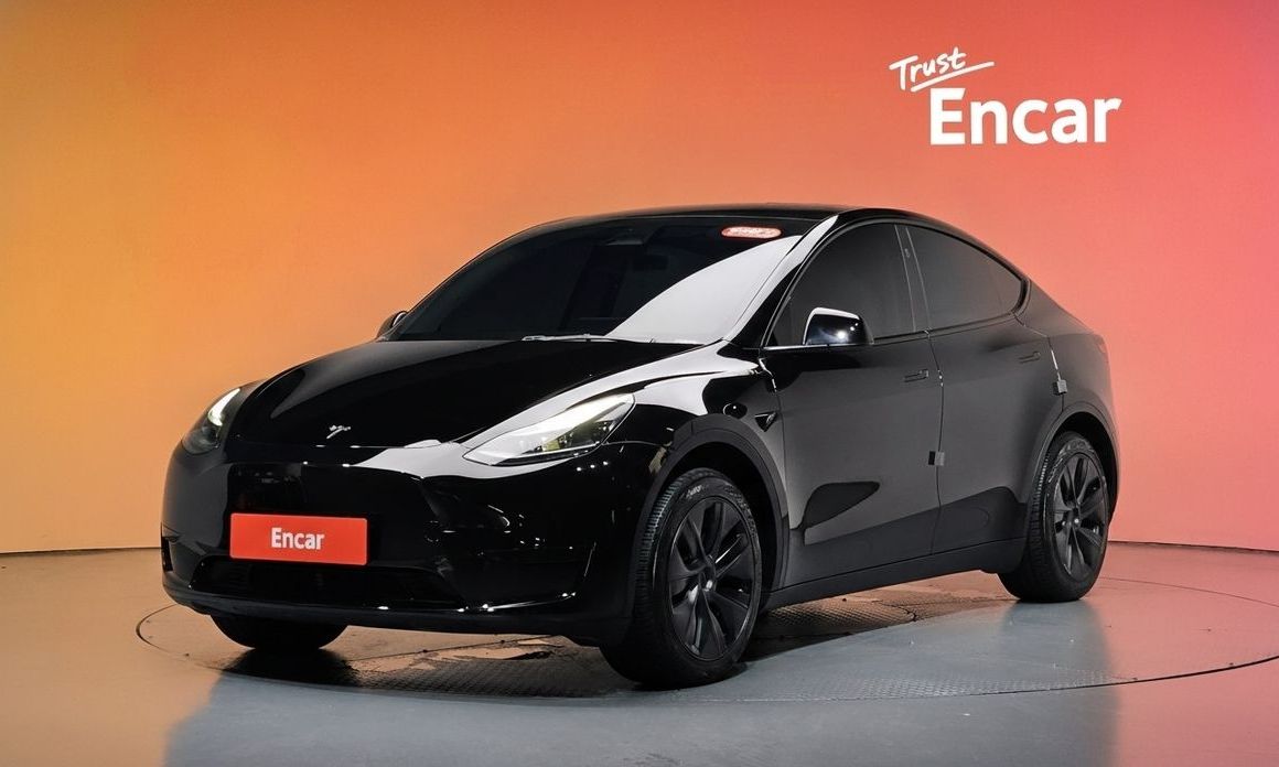 Tesla Model Y 2025