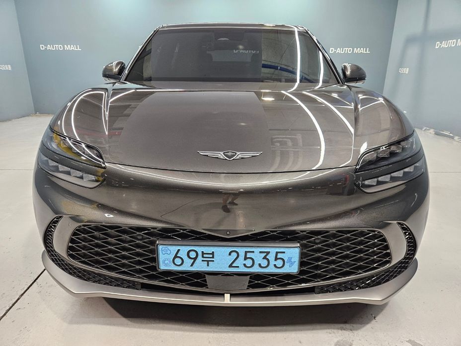 Genesis GV60 2025