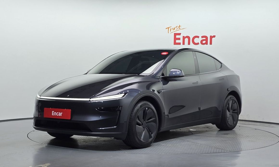 Tesla Model Y 2025