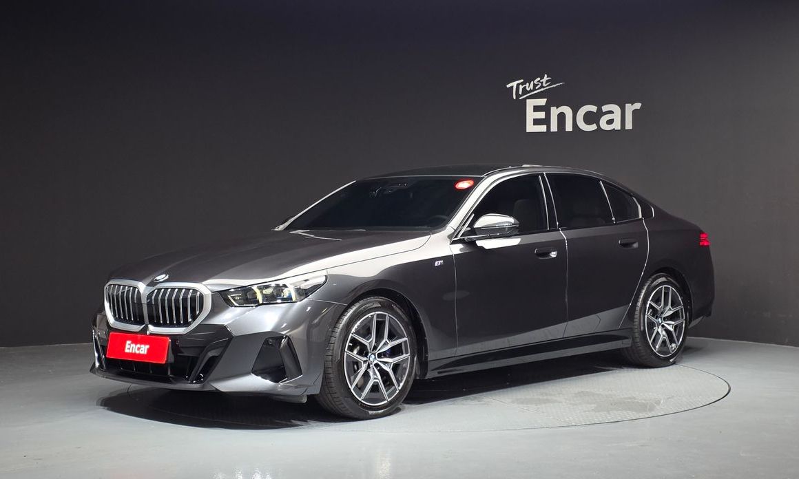 BMW 5-Series 2025