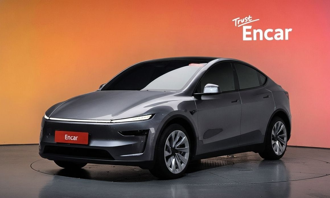 Tesla Model Y 2025