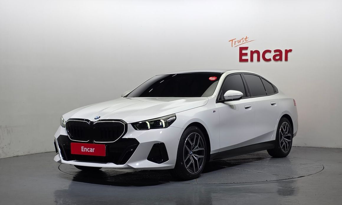 BMW 5-Series 2025