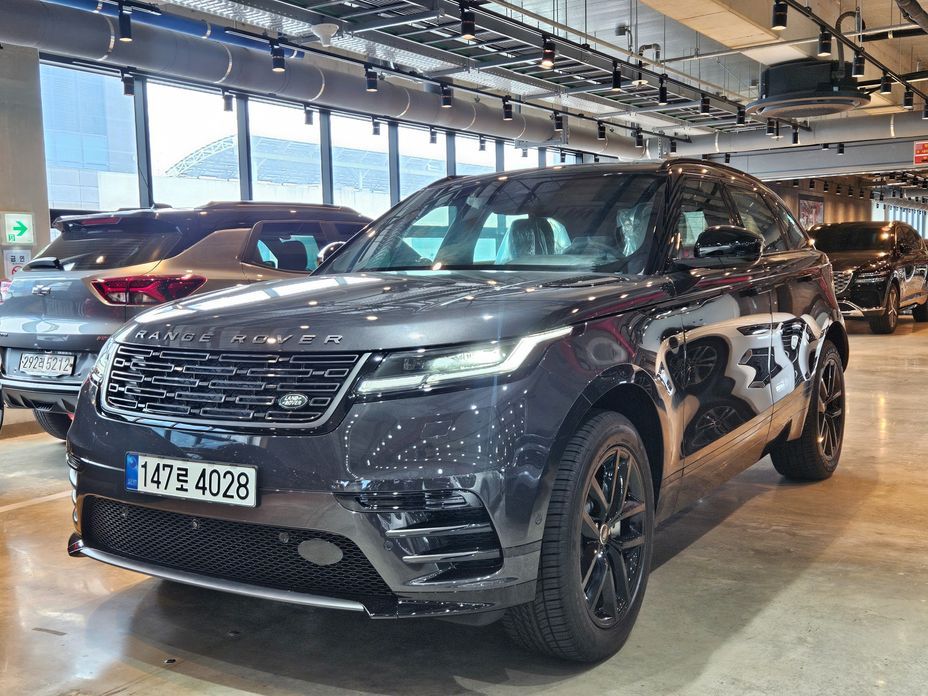 Land Rover Range Rover Velar 2026