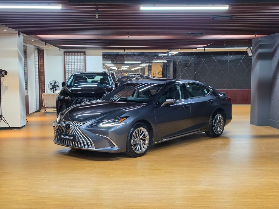 Lexus ES 2026