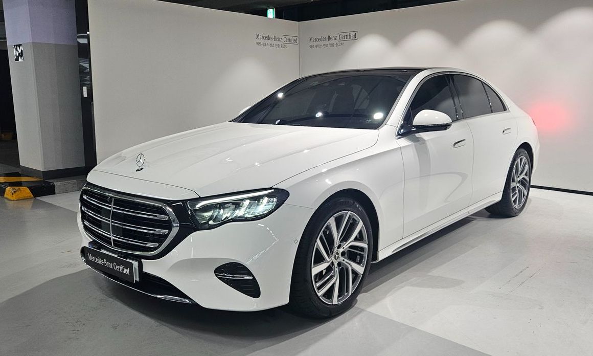Mercedes-Benz E-Class 2024