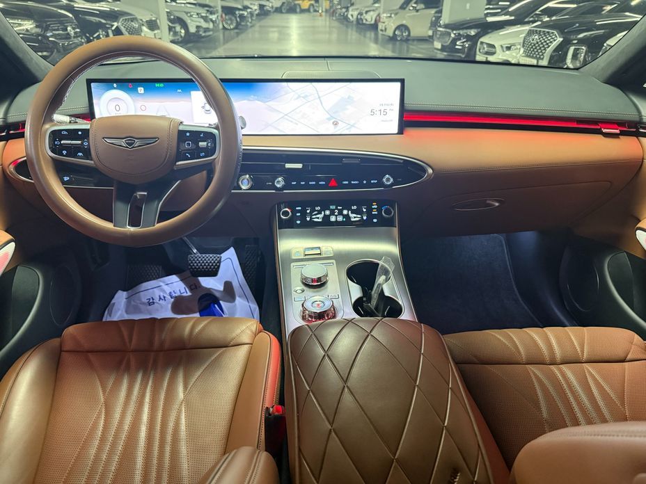 Genesis GV70 2025