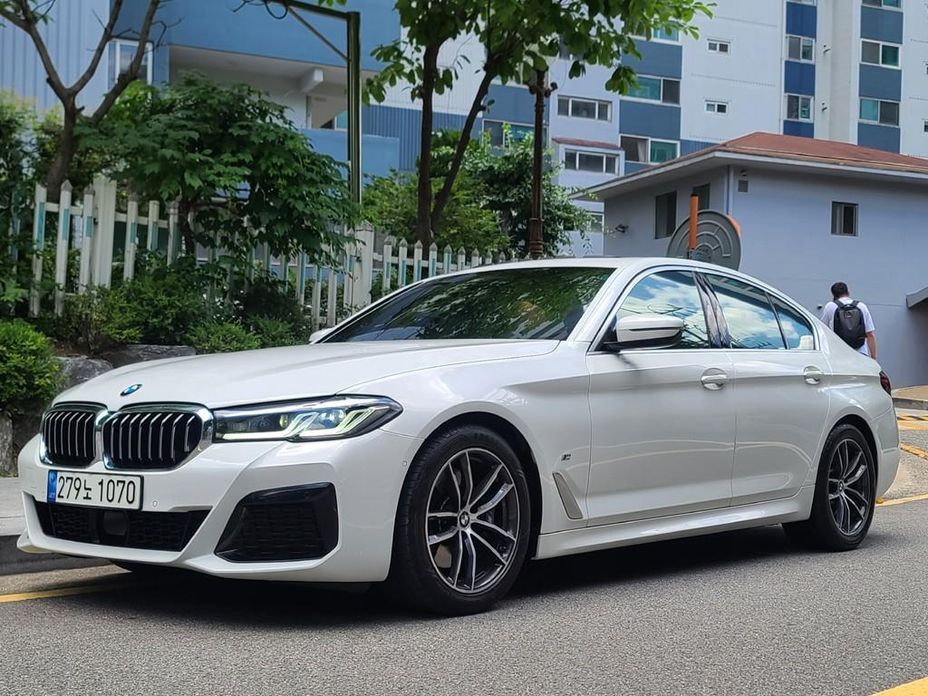 BMW 5-Series 2022
