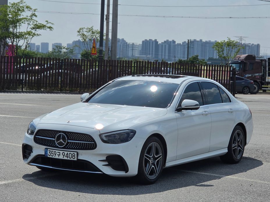 Mercedes-Benz E-Class 2023