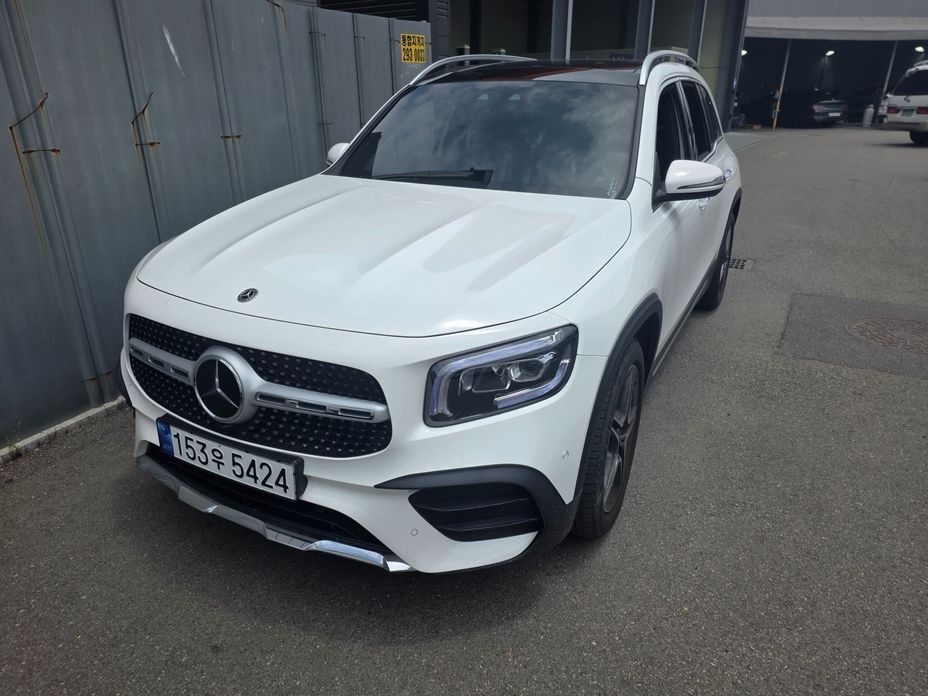 Mercedes-Benz GLB-Class 2023