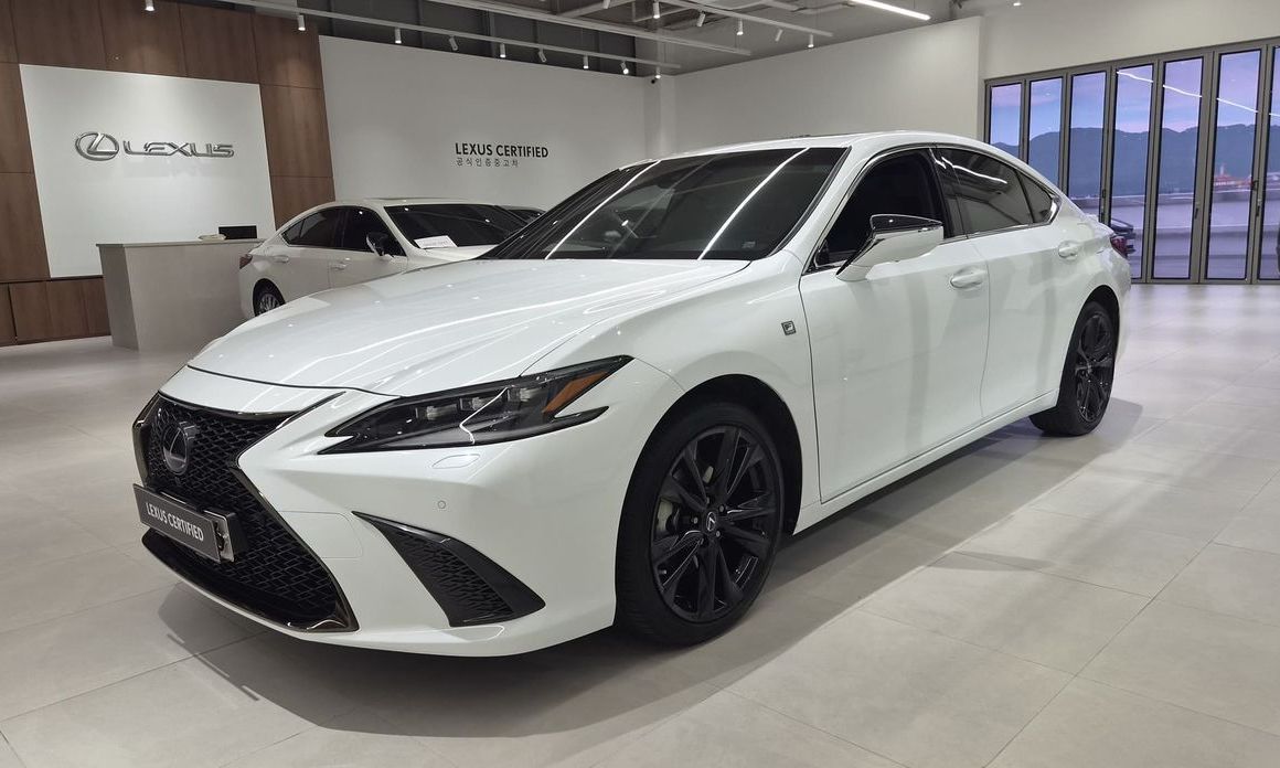 Lexus ES 2024