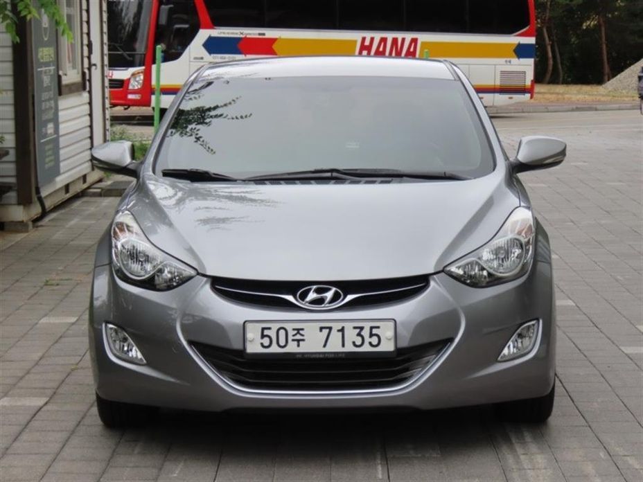 Hyundai AVANTE 2011