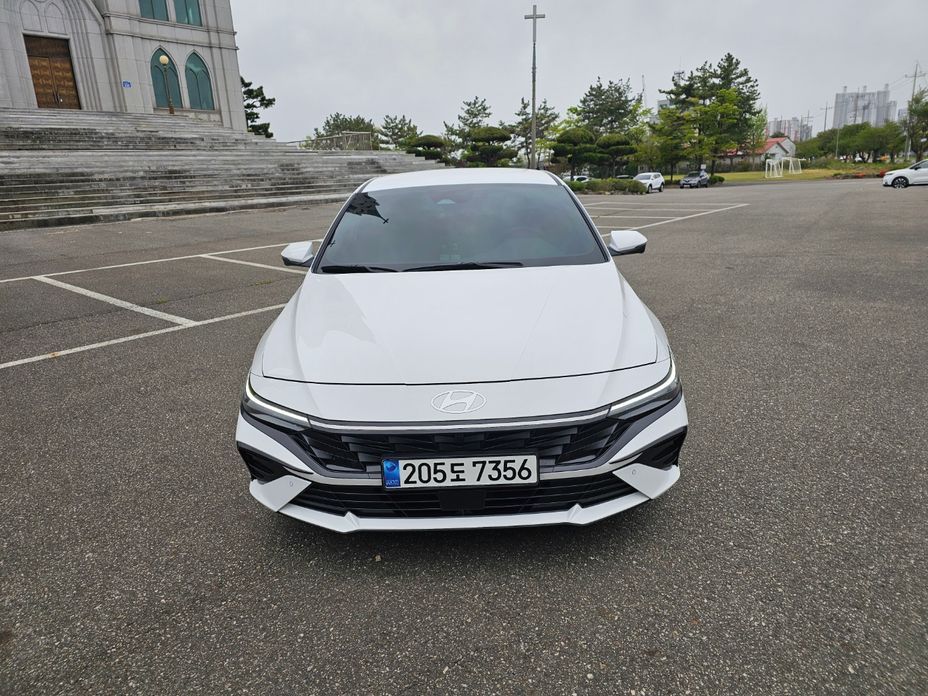 Hyundai AVANTE 2024