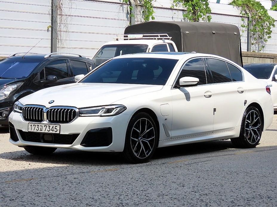 BMW 5-Series 2021