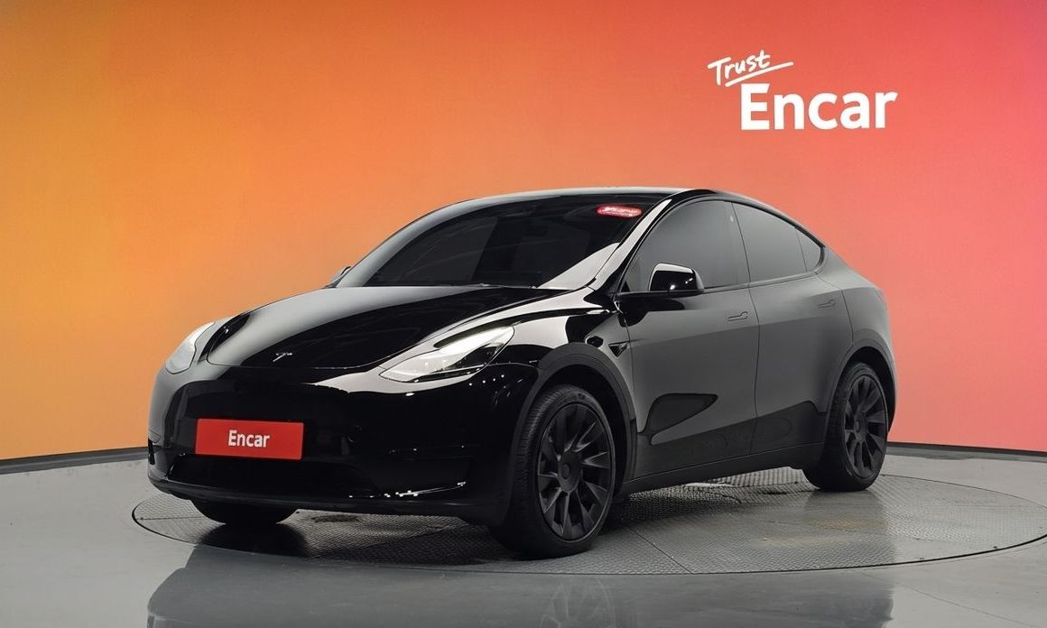 Tesla Model Y 2024