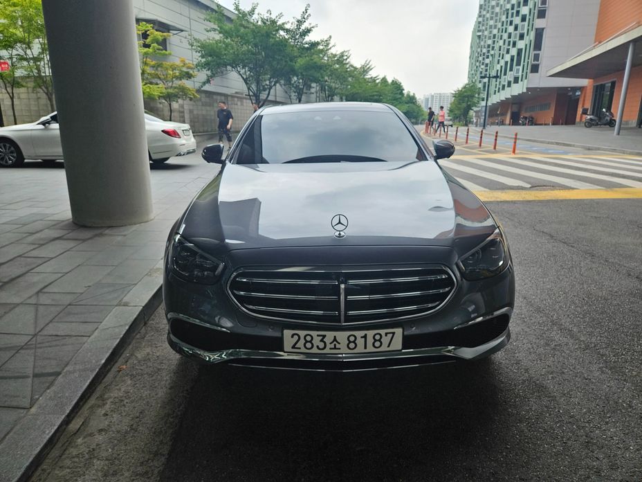 Mercedes-Benz E-Class 2023