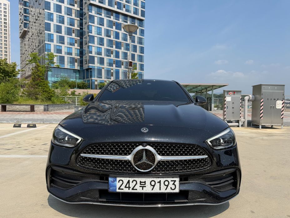 Mercedes-Benz C-Class 2024