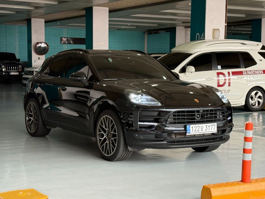 Porsche Macan 2021