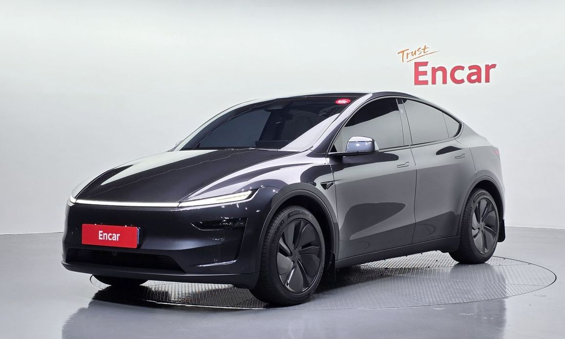 Tesla Model Y 2025