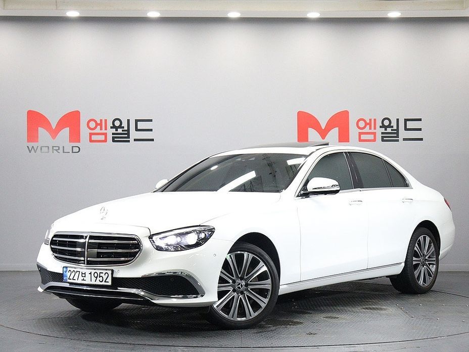 Mercedes-Benz E-Class 2023