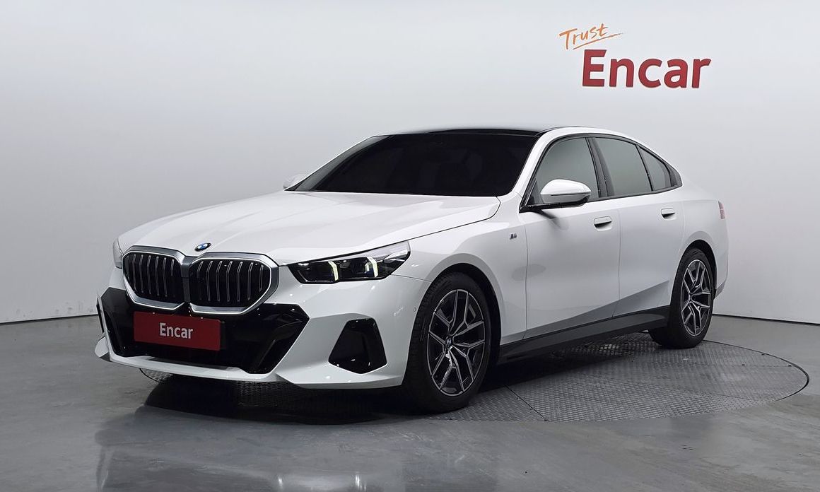 BMW 5-Series 2024