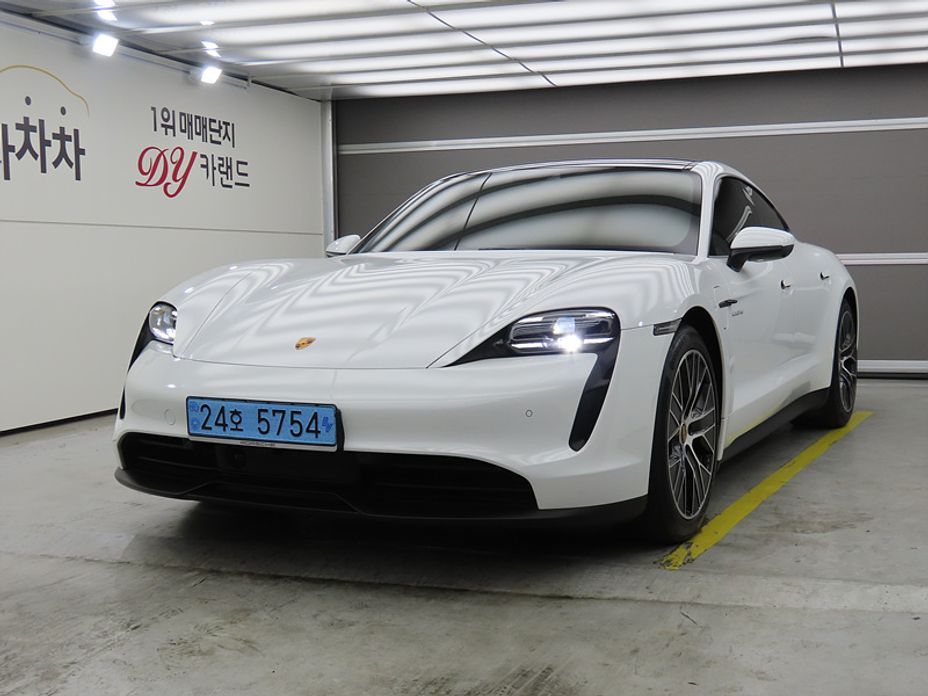 Porsche Taycan 2023