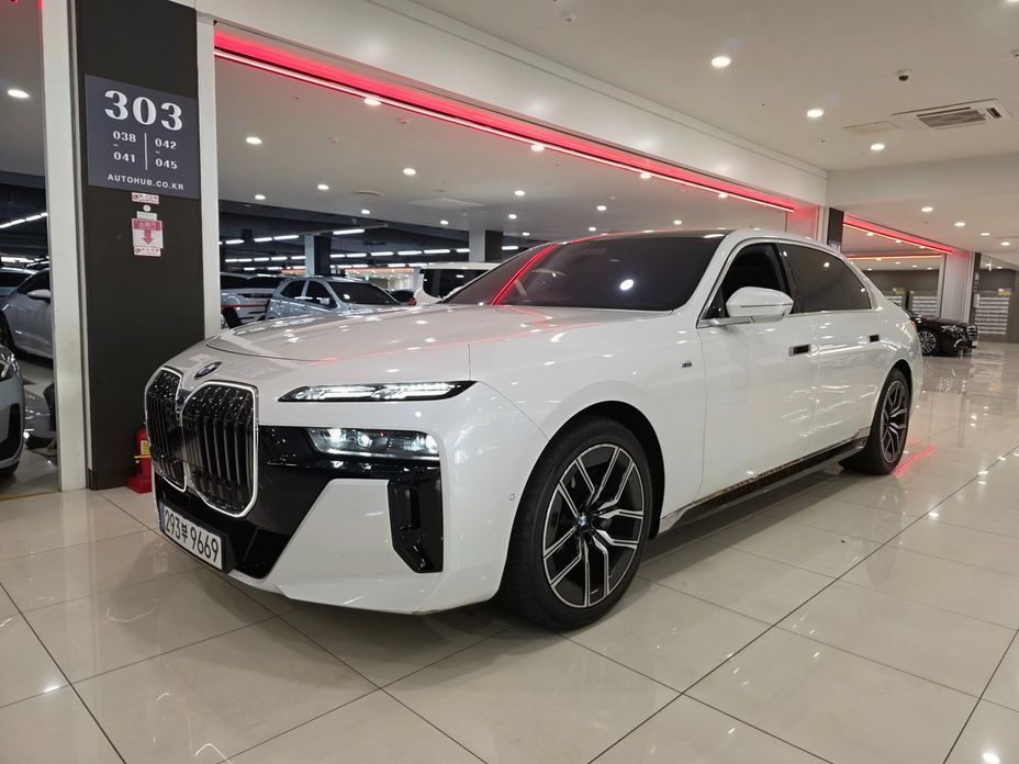 BMW 7-Series 2025