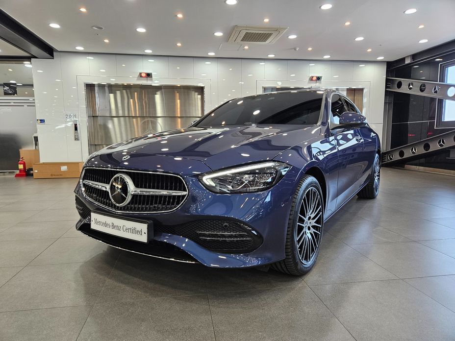 Mercedes-Benz C-Class 2025