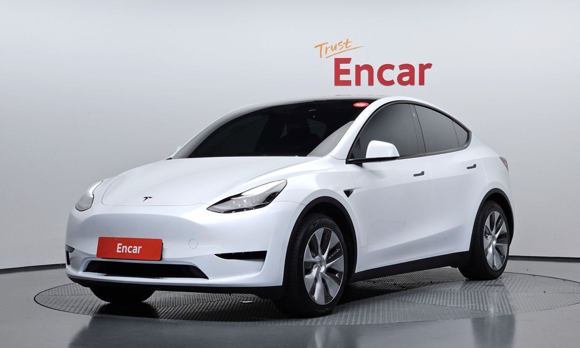 Tesla Model Y 2024