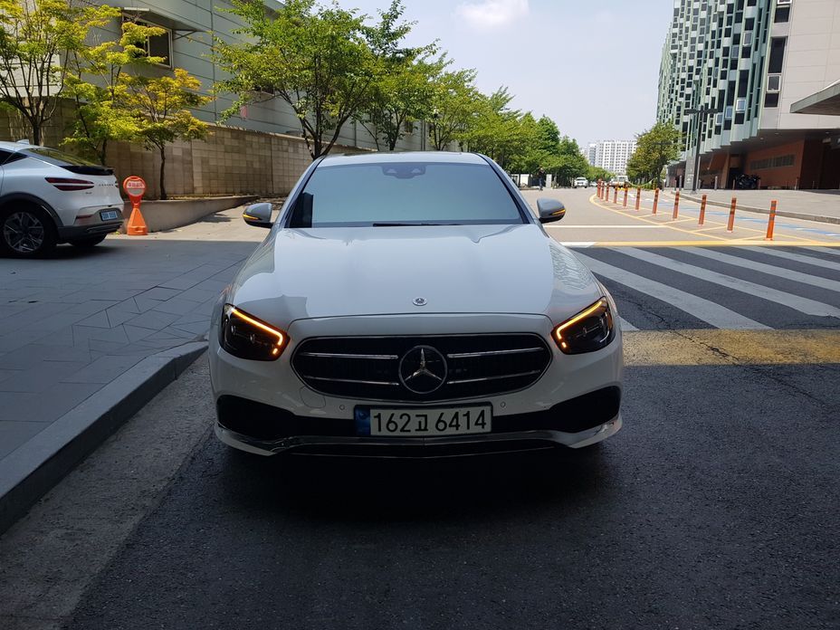 Mercedes-Benz E-Class 2021