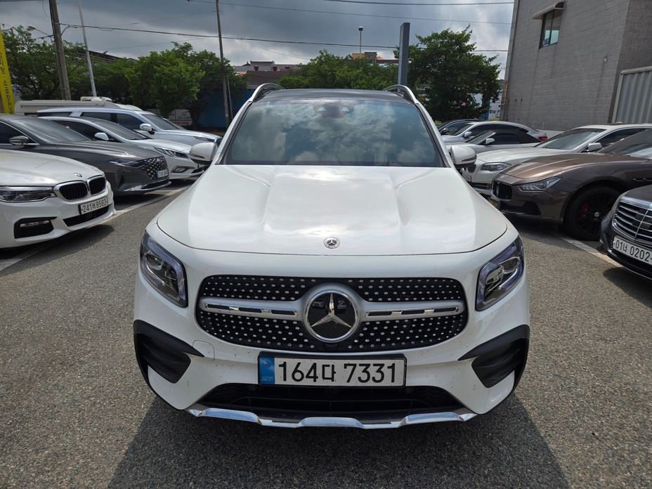 Mercedes-Benz GLB-Class 2023