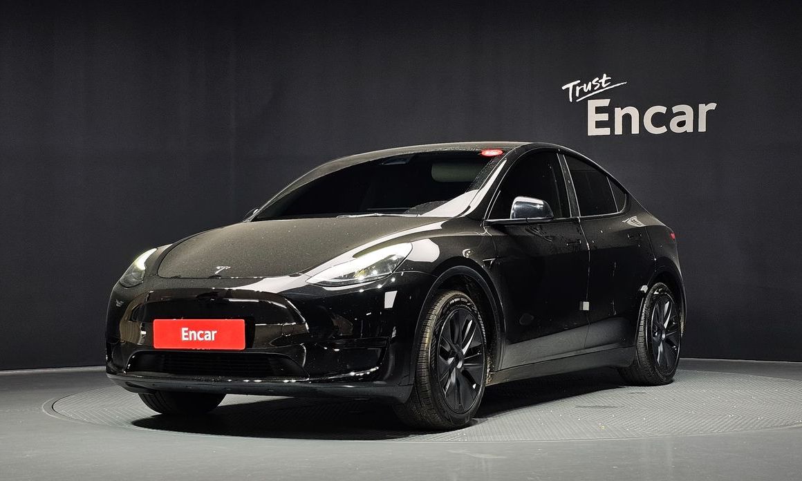 Tesla Model Y 2024