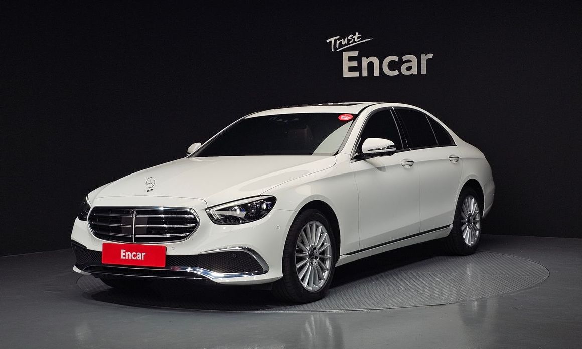 Mercedes-Benz E-Class 2023