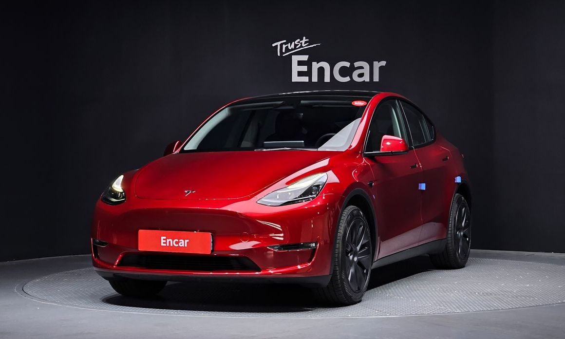 Tesla Model Y 2024