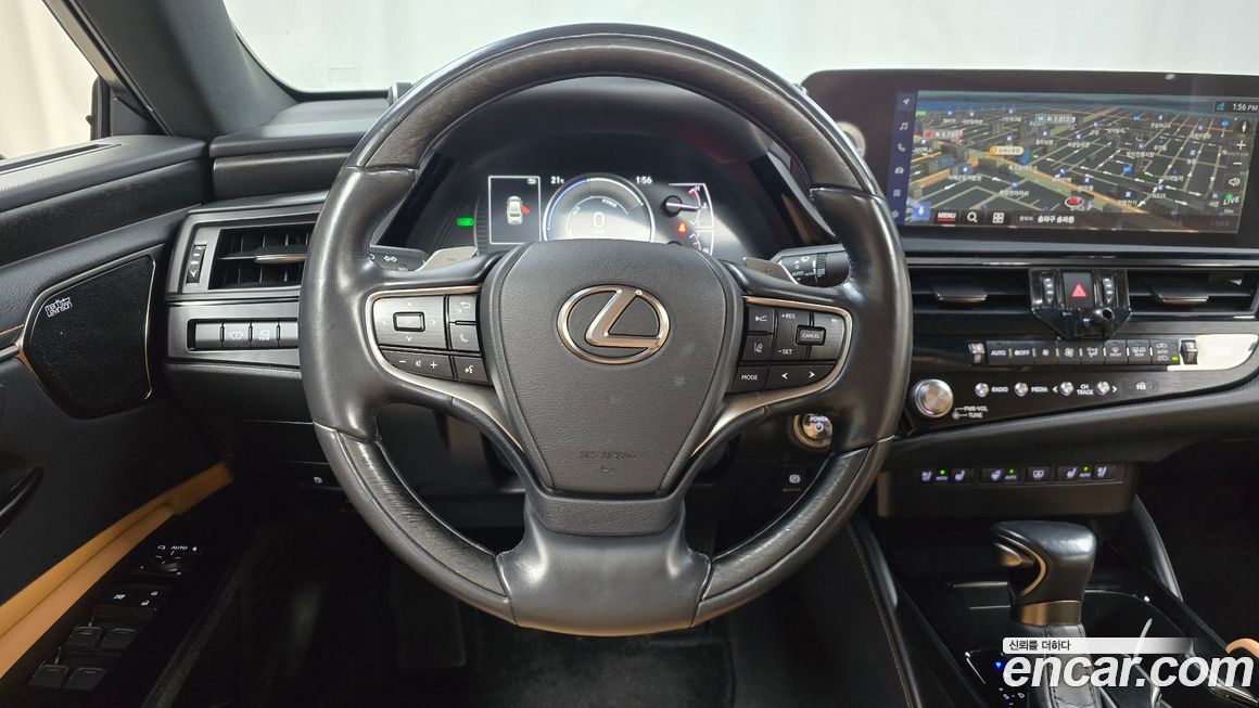 Lexus ES 2024