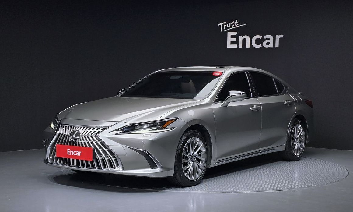 Lexus ES 2026