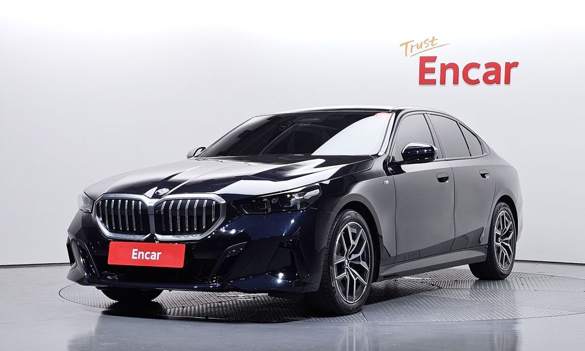 BMW 5-Series 2024