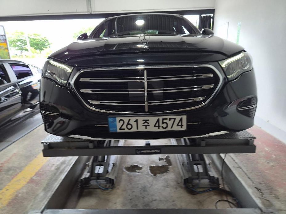 Mercedes-Benz E-Class 2025