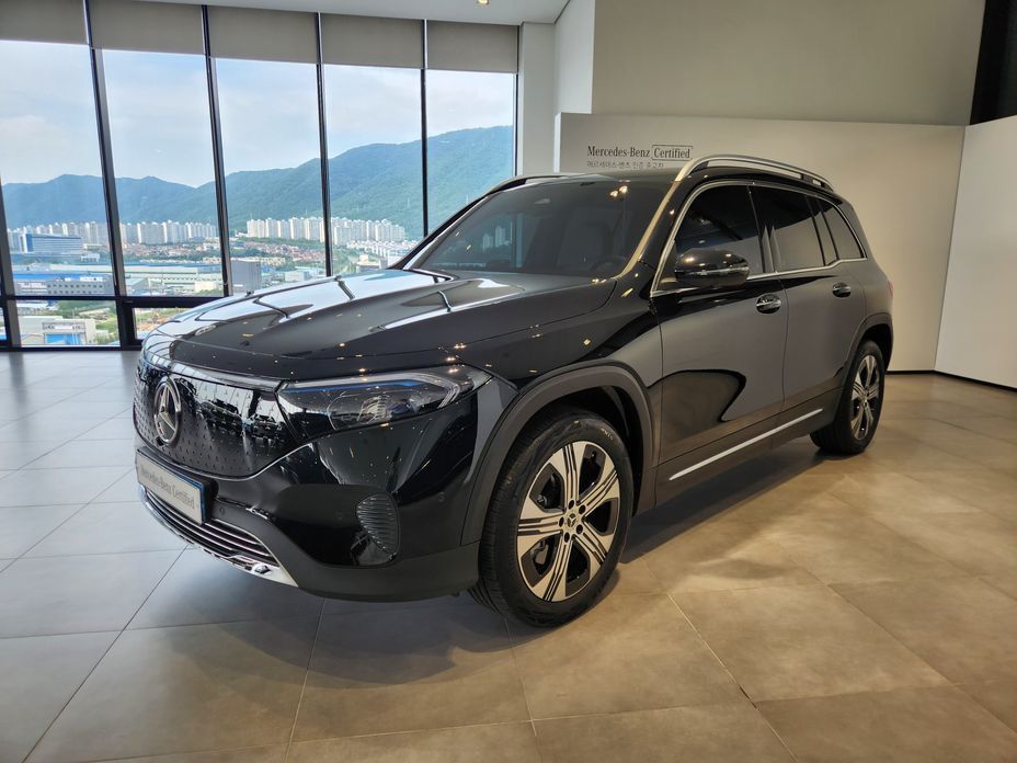 Mercedes-Benz EQB 2026