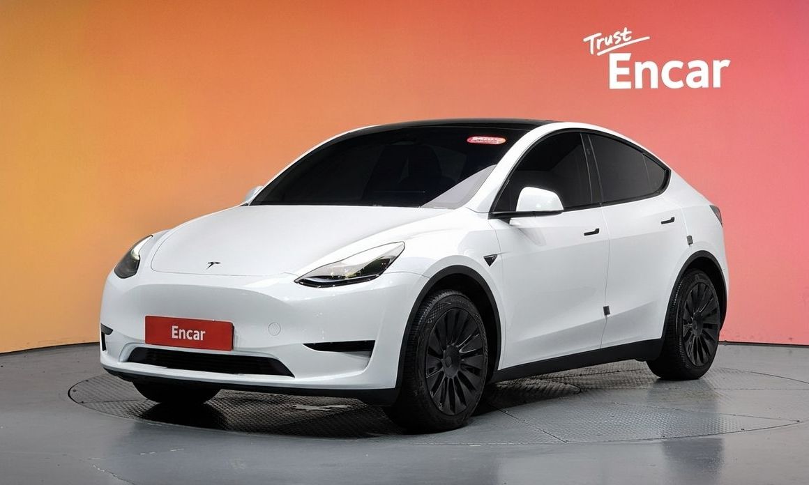 Tesla Model Y 2024